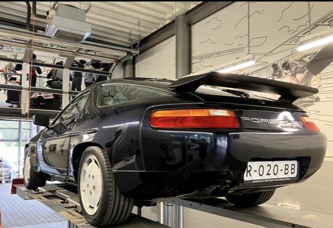 Porsche car